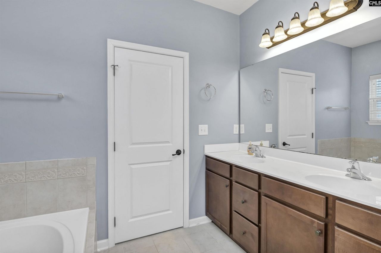 210 Hearthwood Circle Photo 28