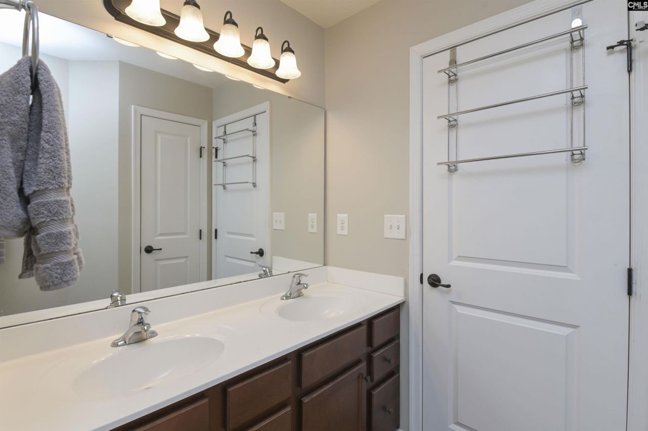 210 Hearthwood Circle Photo 43