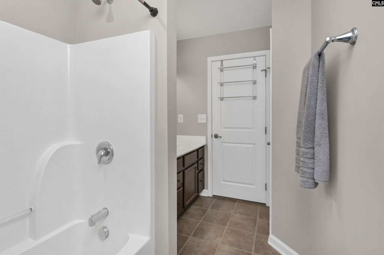 210 Hearthwood Circle Photo 44