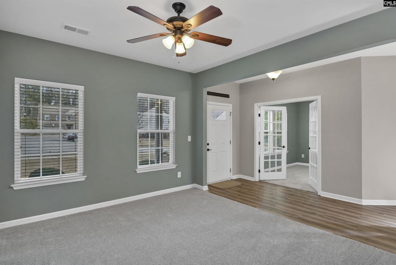 210 Hearthwood Circle Photo 7