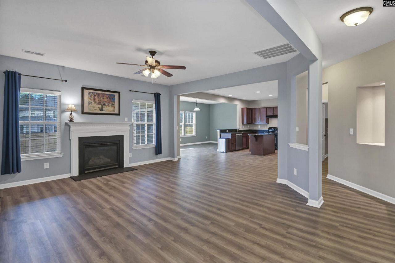 210 Hearthwood Circle Photo 9