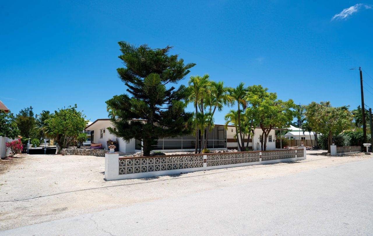 214 Pueblo Street, Tavernier, FL 33070 Photo