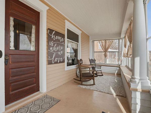 212 S Chestnut Street, Monticello, IA 52310