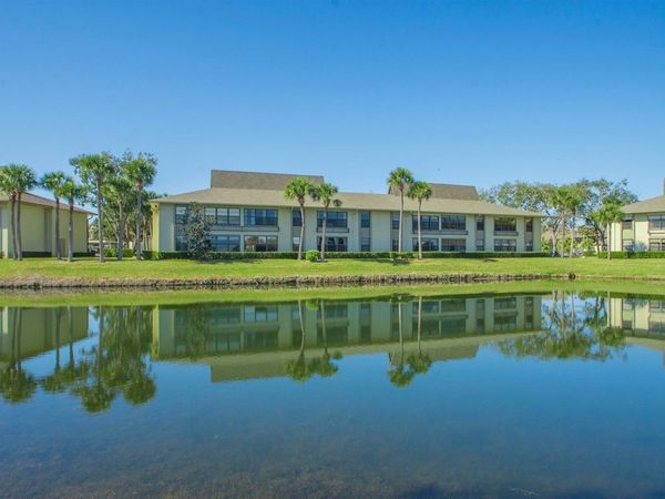 33 Plantation Drive, Unit 103, Vero Beach, FL 32966