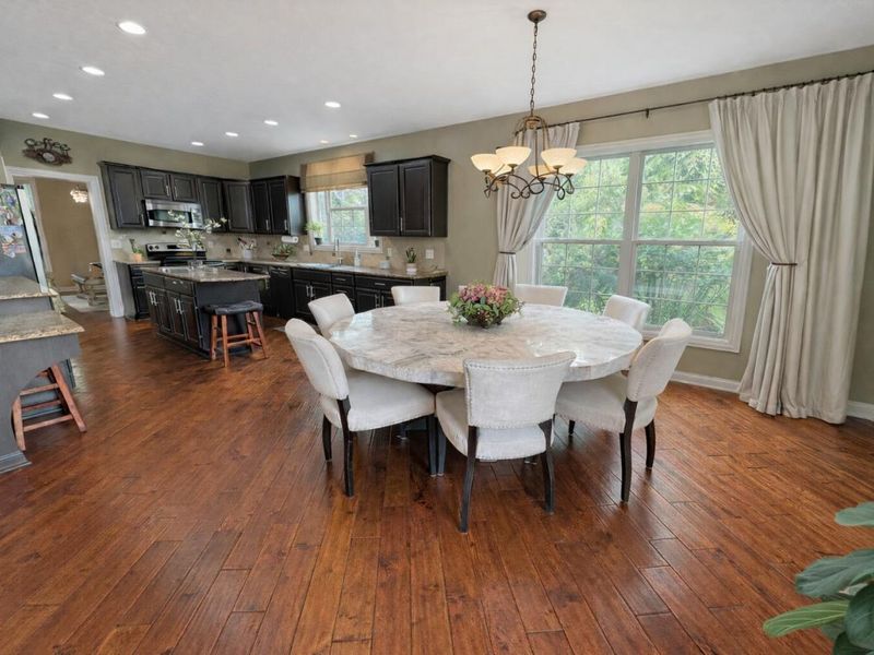 6201 Lampton Pond Drive , Hilliard, OH 43026 Photo 9