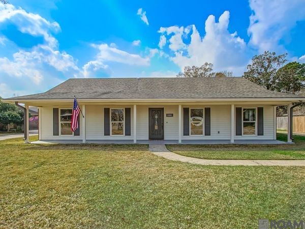 26011 Vincent Dr, Denham Springs, LA 70726