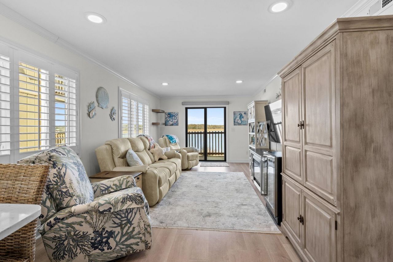 6309 N Ocean Boulevard W  Photo 11