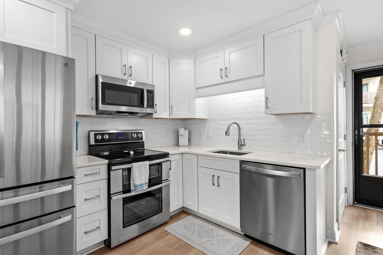 6309 N Ocean Boulevard W  Photo 9