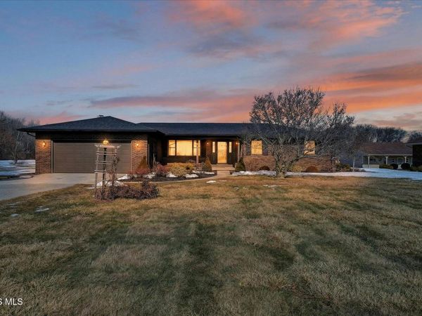 5531 Brown Road, Oregon, OH 43616