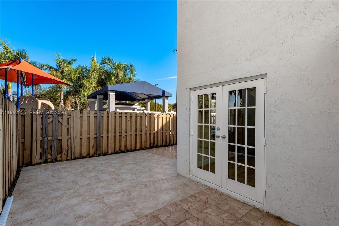 9481 Stanley Ln, Unit 9481, Tamarac, FL 33321 Photo