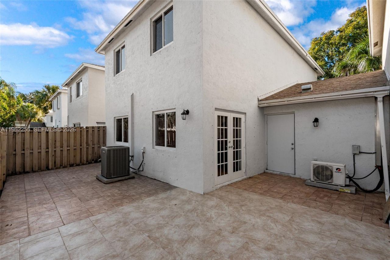 9481 Stanley Ln, Unit 9481, Tamarac, FL 33321 Photo