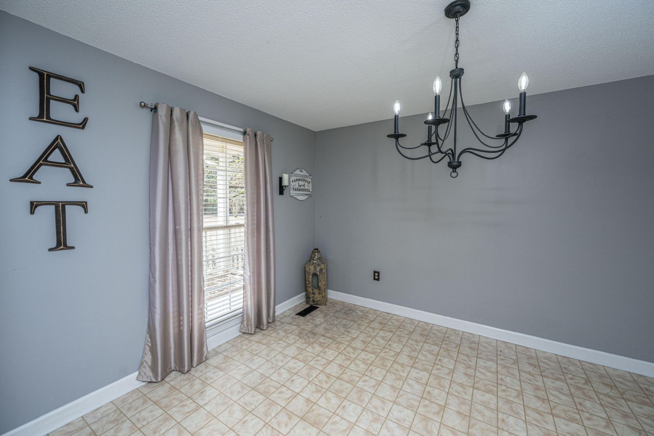 200 Duxback Lane Photo 14