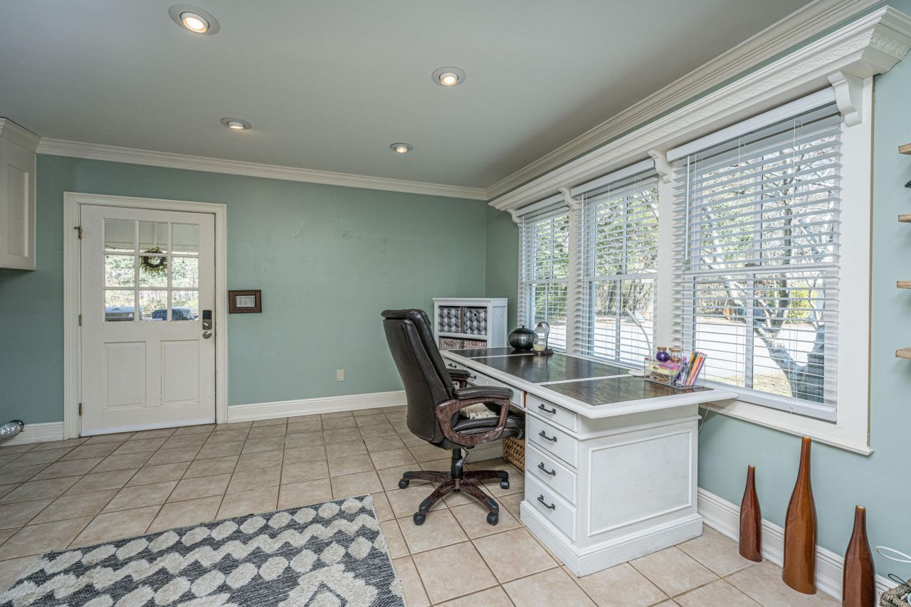 200 Duxback Lane Photo 29