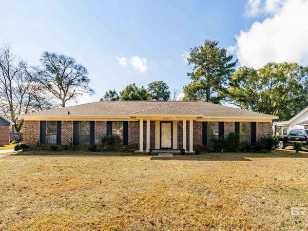 9751 Pine Knoll Road, Mobile, AL 36608