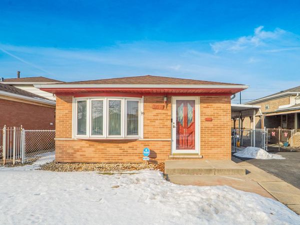 12728 S Saginaw Avenue, Chicago, IL 60633