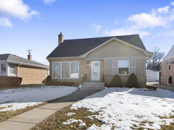 6907 W Cleveland Street, Niles, IL 60714