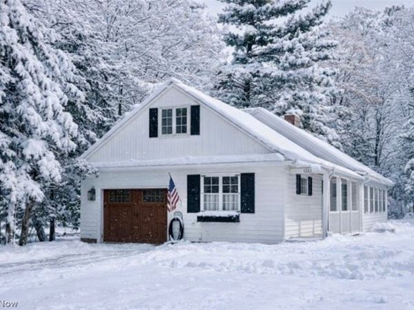 1333 Clearview Road, Lyndhurst, OH 44124