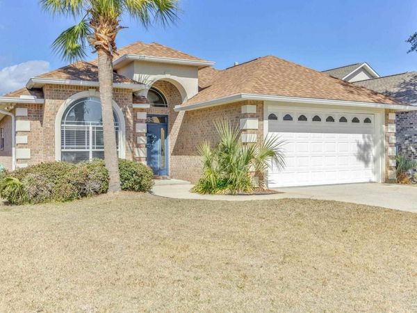 1233 Autumn Breeze Cir, Gulf Breeze, FL 32563
