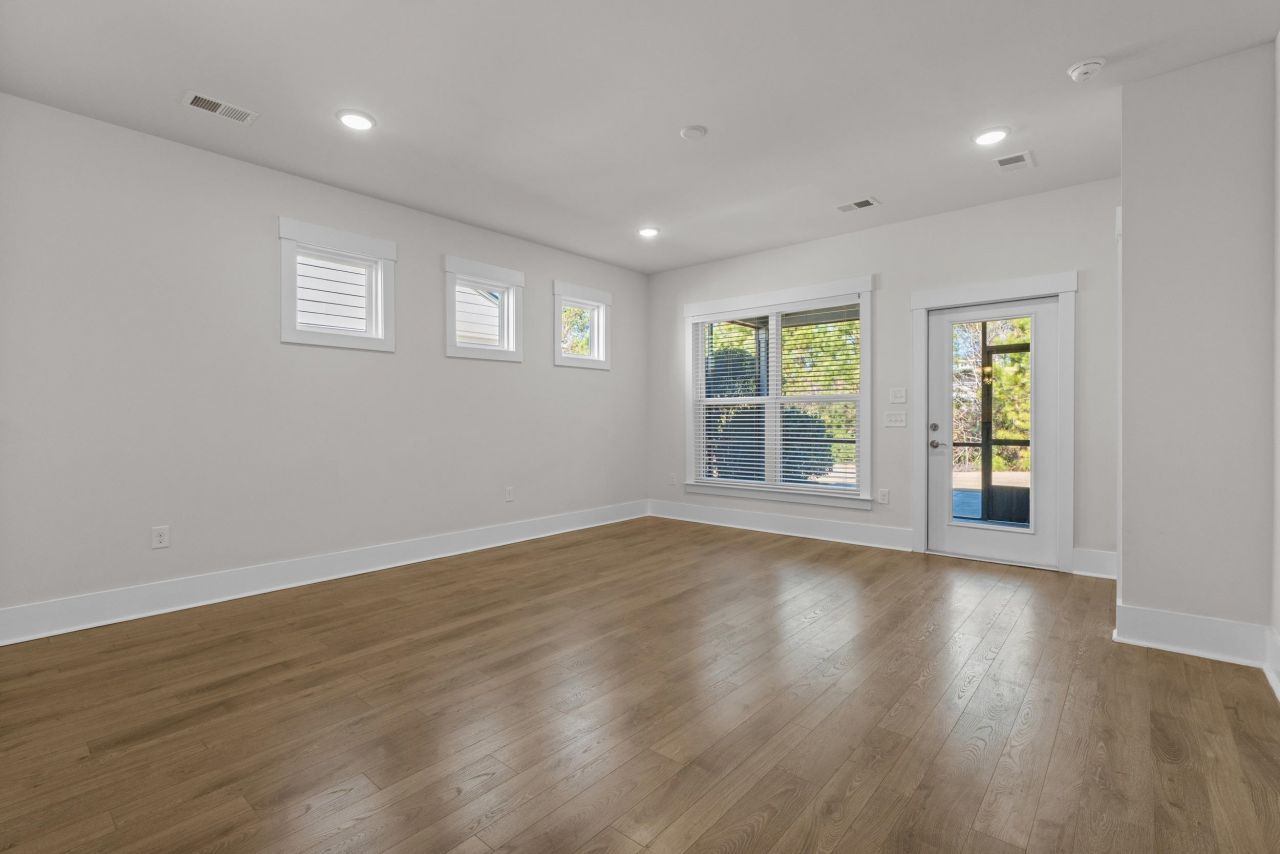 6095 Tramonto St. Photo 16