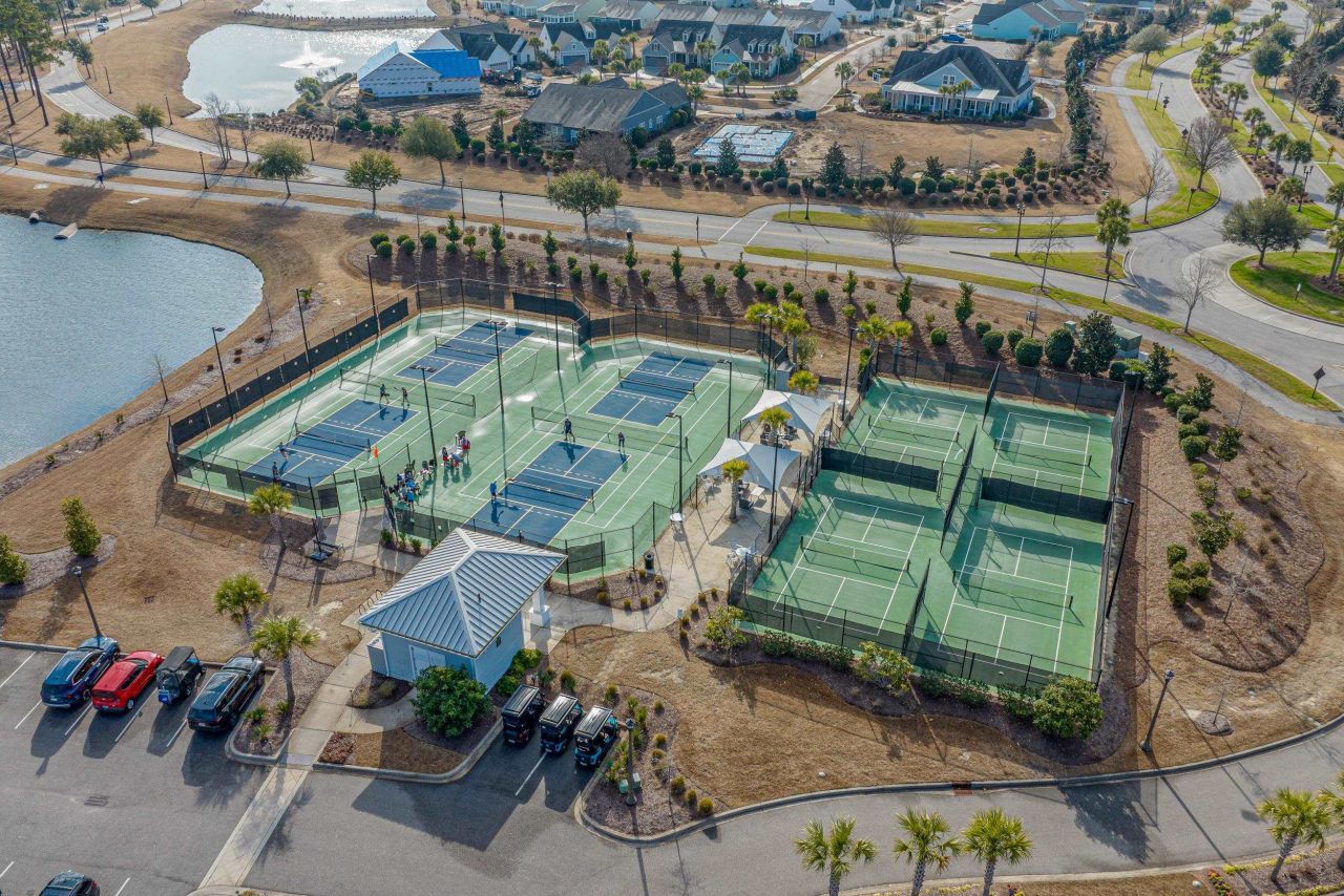 6095 Tramonto St. Photo 4