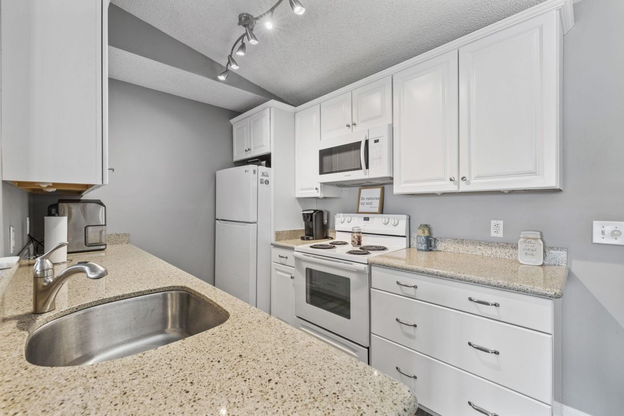 2265 Huntingdon Dr. Photo 10