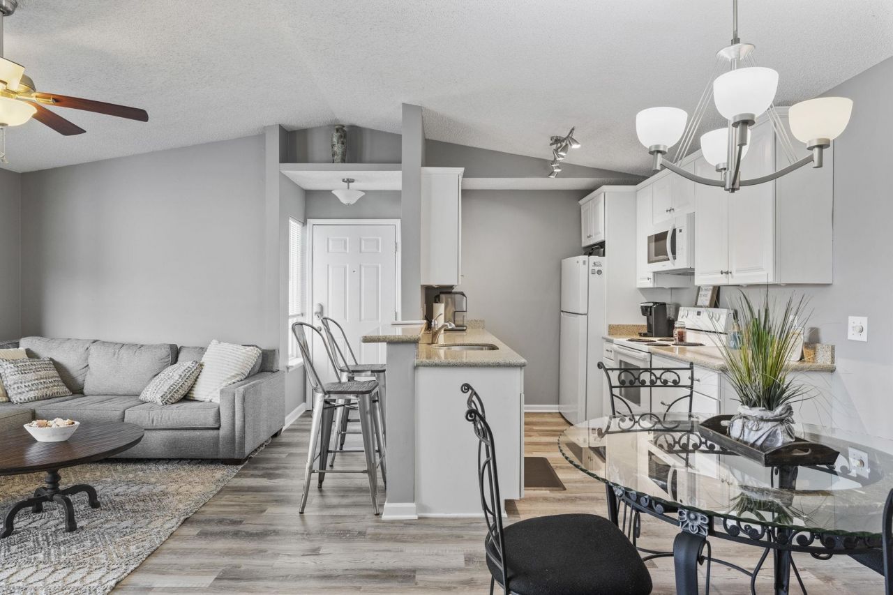 2265 Huntingdon Dr. Photo 11