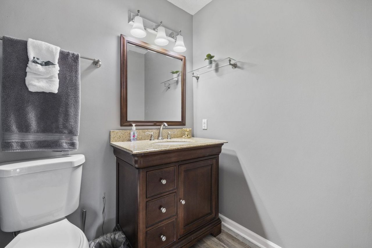 2265 Huntingdon Dr. Photo 19