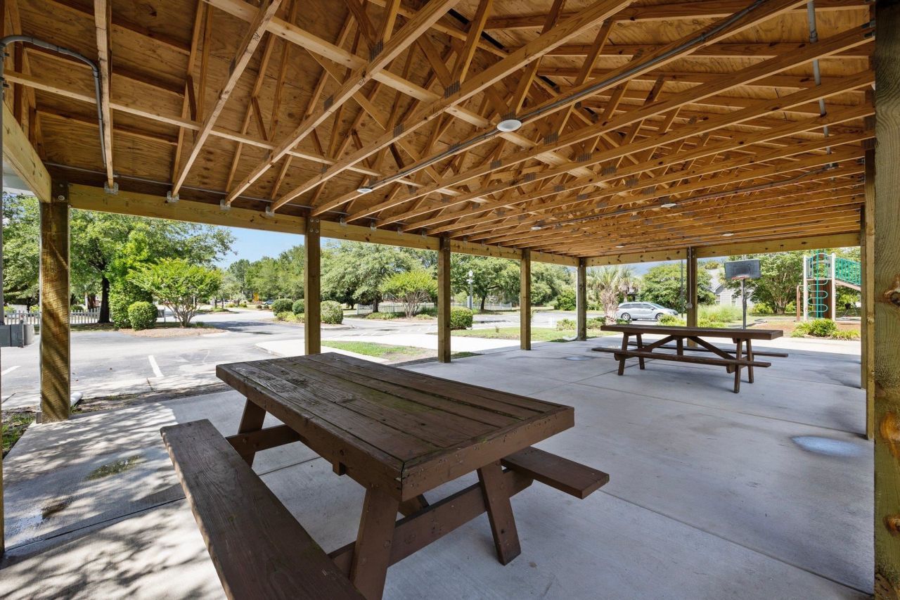 2265 Huntingdon Dr. Photo 32