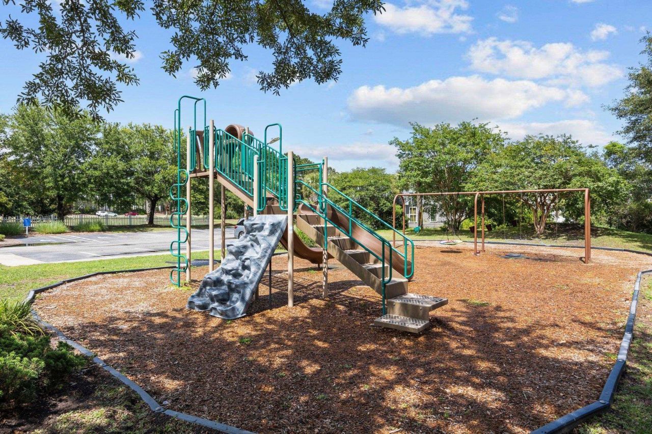 2265 Huntingdon Dr. Photo 33