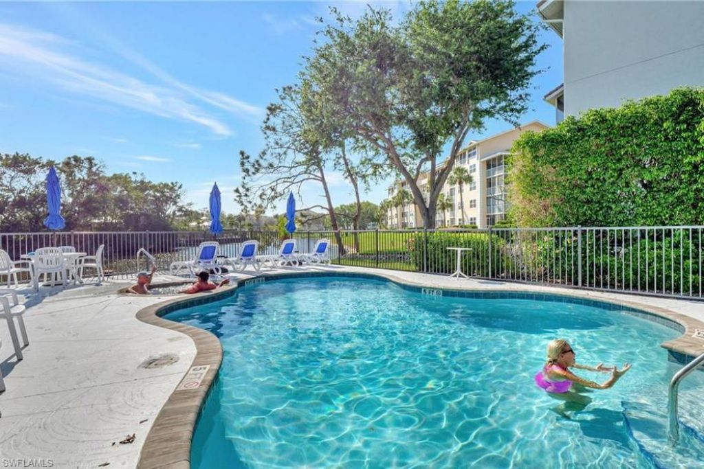 523 Club Side Dr, Unit 2-523, Naples, FL 34110 Photo