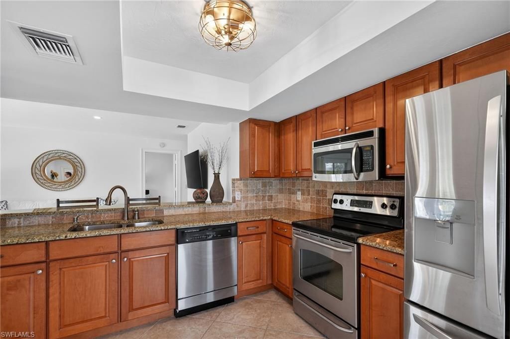 523 Club Side Dr, Unit 2-523, Naples, FL 34110 Photo