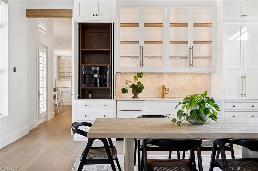 186 North St, Naples, FL 34108 Photo