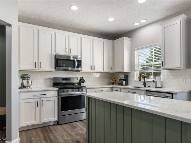 884 Highridge Lane, Kent, OH 44240 Photo 11