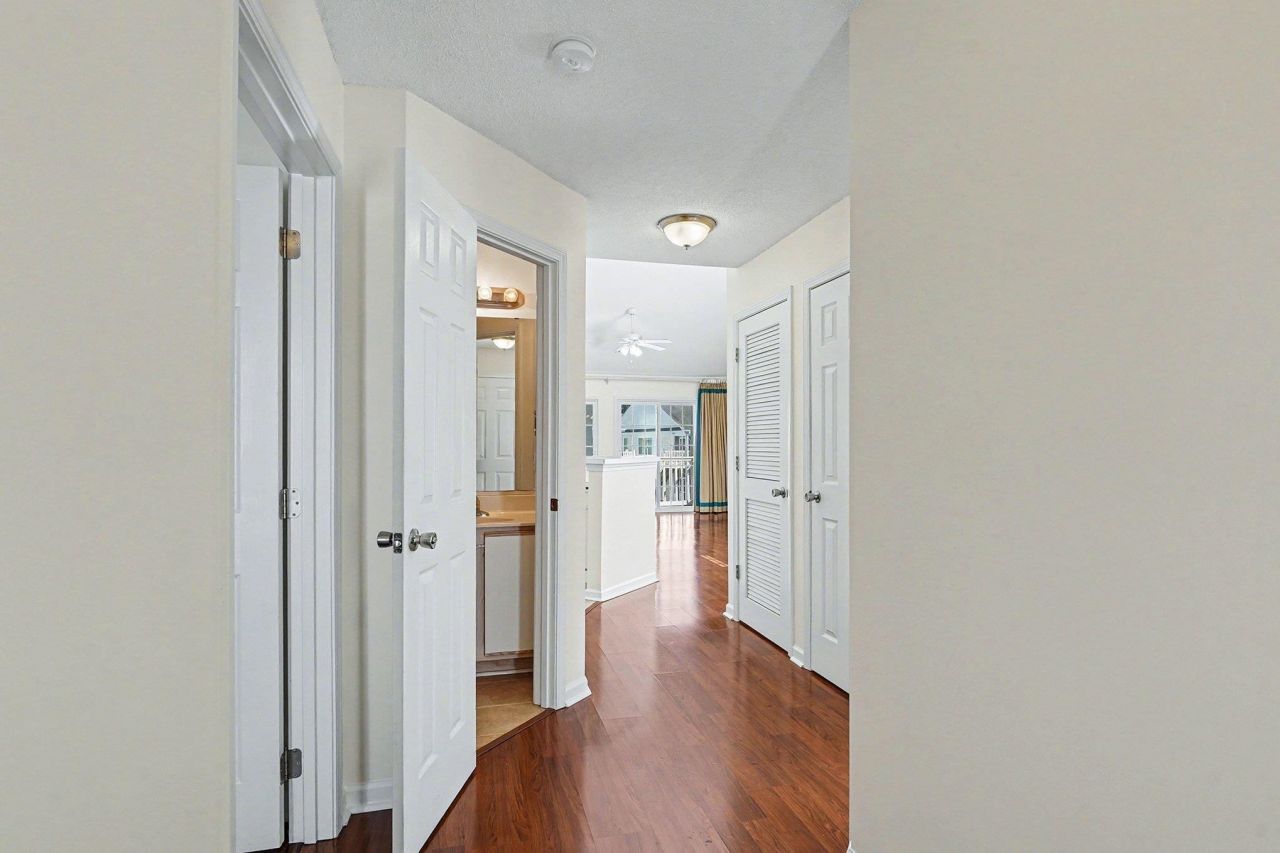 4920 Twin Pond Ct. Photo 10