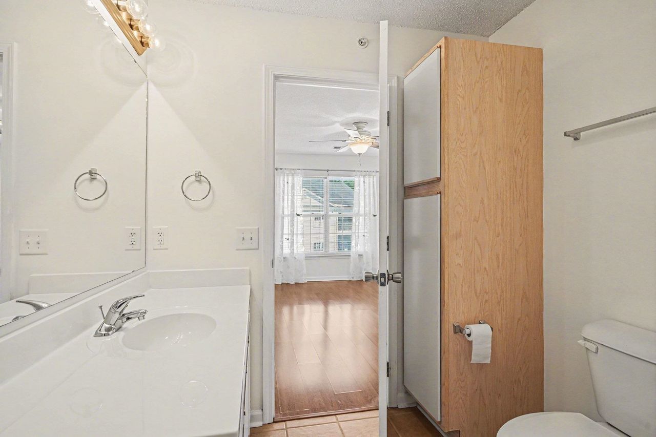 4920 Twin Pond Ct. Photo 21