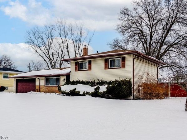 5731 Meadow Lane, Bedford Heights, OH 44146