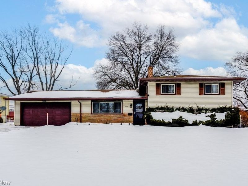 5731 Meadow Lane, Bedford Heights, OH 44146 Photo 2