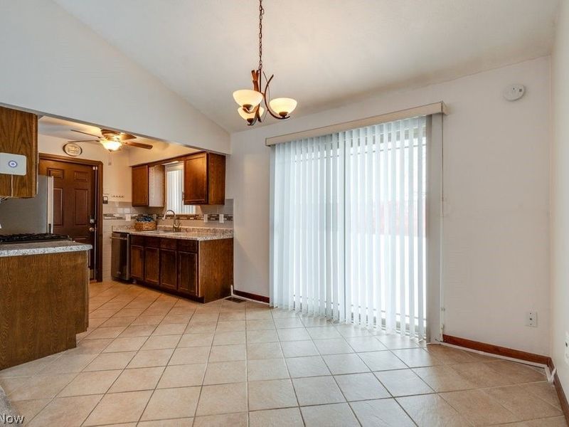 5731 Meadow Lane, Bedford Heights, OH 44146 Photo 6