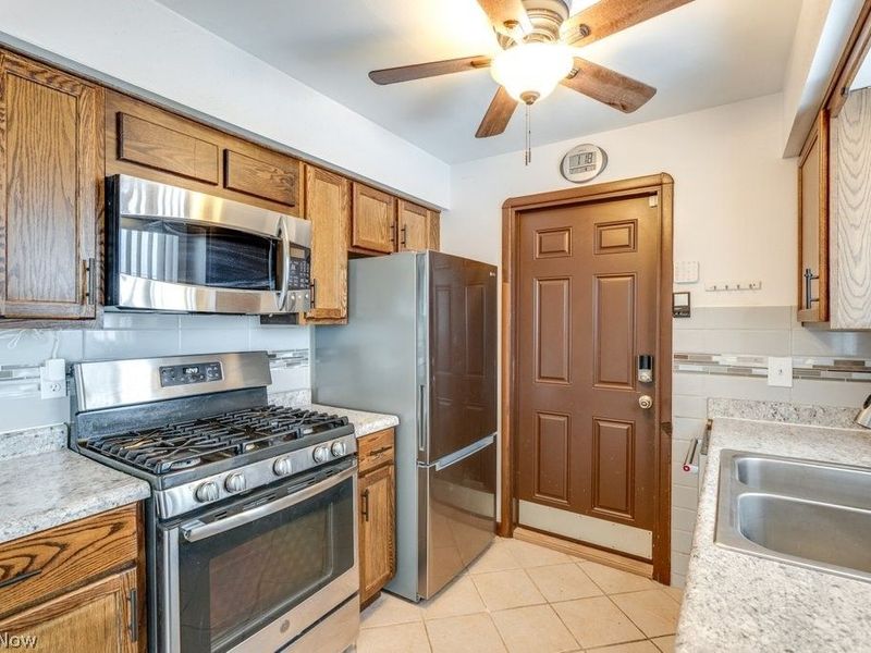 5731 Meadow Lane, Bedford Heights, OH 44146 Photo 9