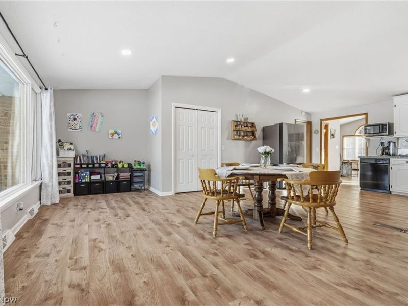 3596 Rolling Ridge Road NE, Canton, OH 44721 Photo 9