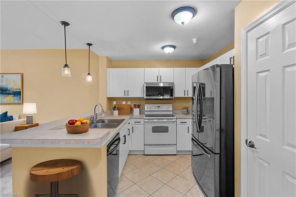 4530 Botanical Place Cir, Unit 406, Naples, FL 34112 Photo