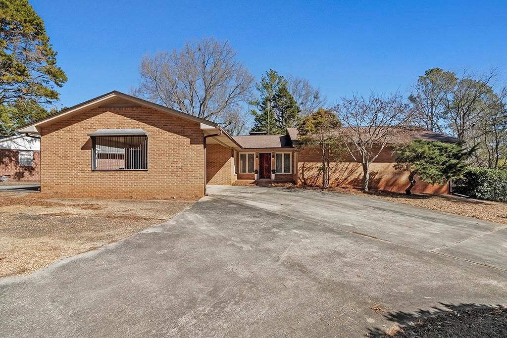 649 Laura Drive, Griffin, GA 30224 Main Photo