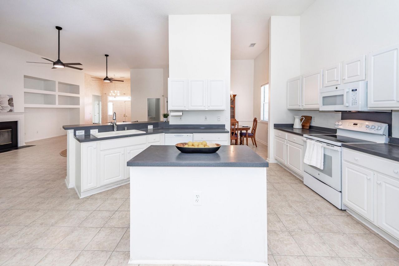 6044 Fieldstone Circle Photo 10