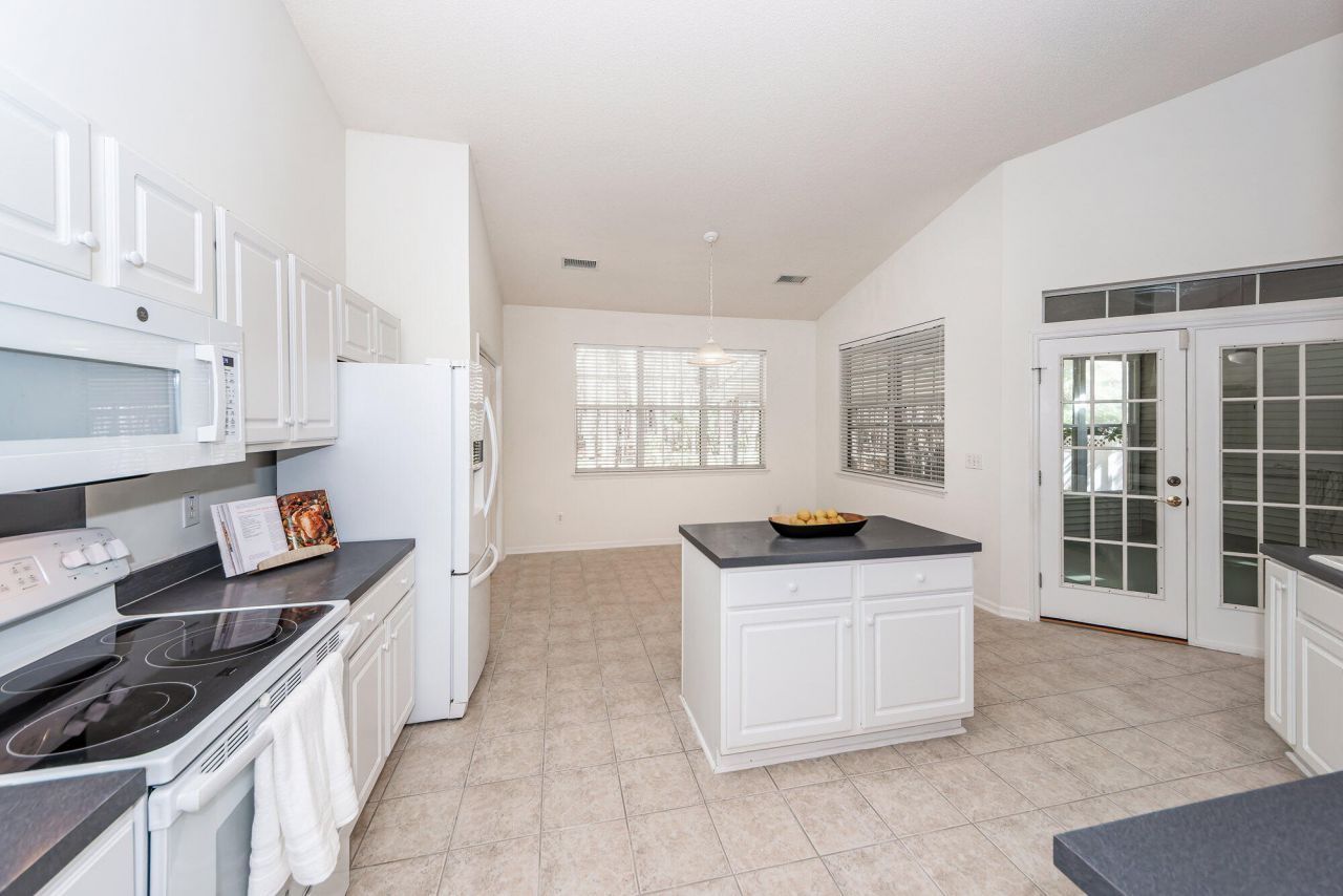 6044 Fieldstone Circle Photo 12