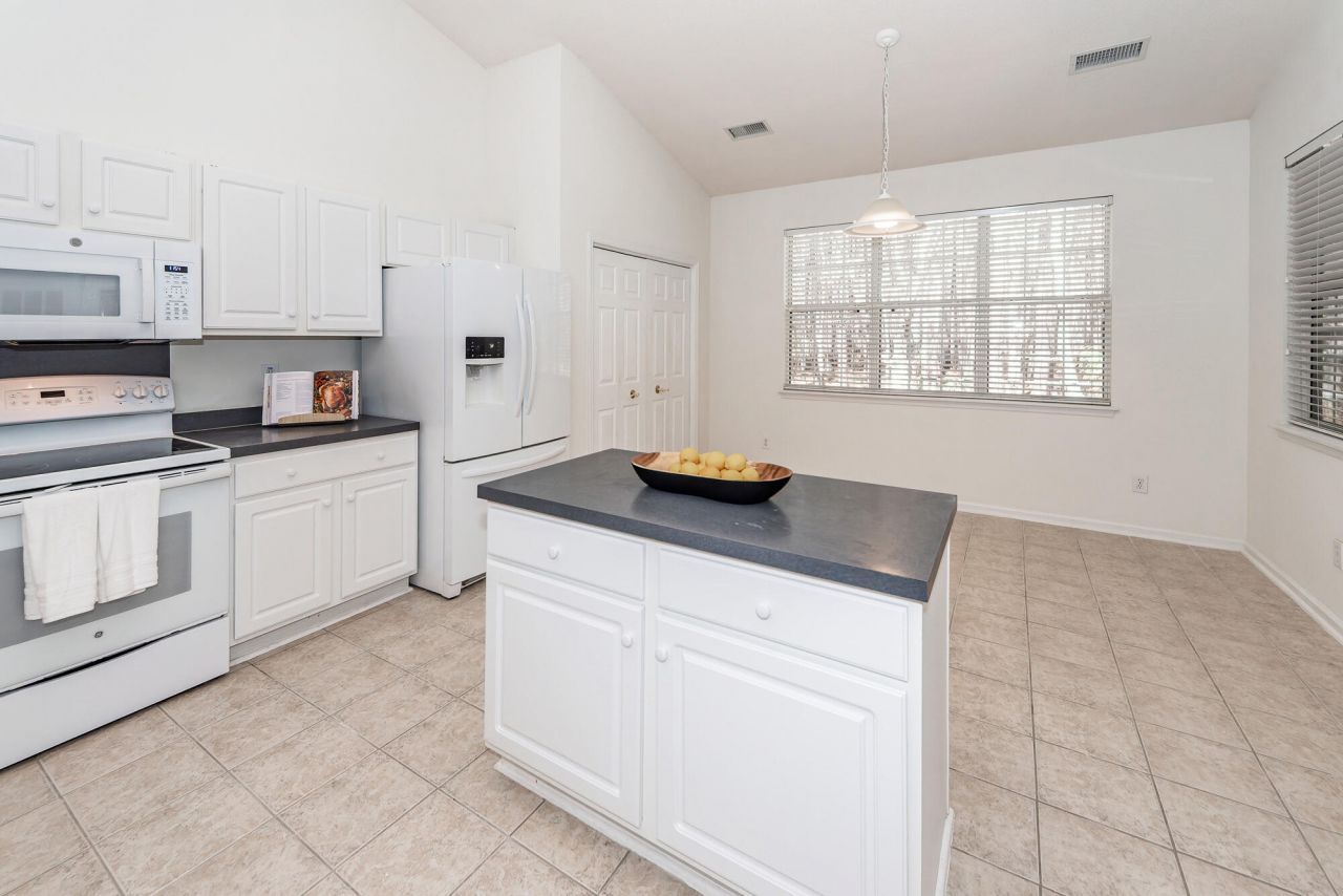 6044 Fieldstone Circle Photo 13