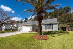 6044 Fieldstone Circle photo 4