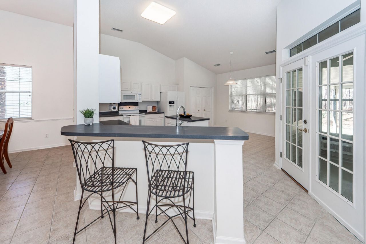 6044 Fieldstone Circle Photo 9