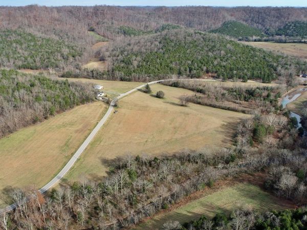 1016 Wartrace Hwy , Pleasant Shade, TN 37145