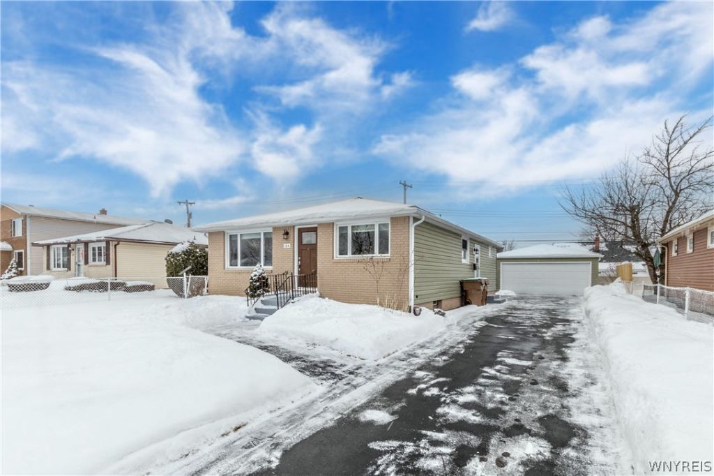 104 Starlite Avenue, Buffalo, NY 14227 Main Photo