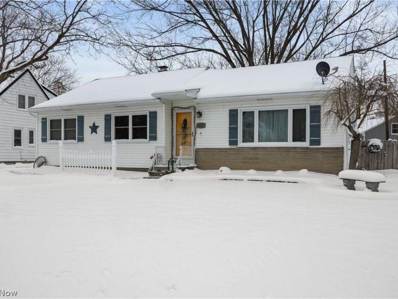 965 Gulf Road, Elyria, OH 44035 Photo 2